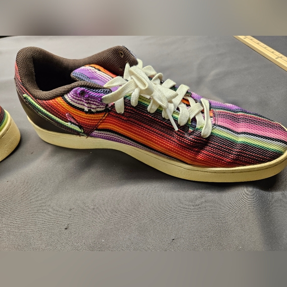 Size 11 - Nike Kobe 8 NSW Lifestyle LE Mexican Blanket Sneaker - Picture 5 of 10